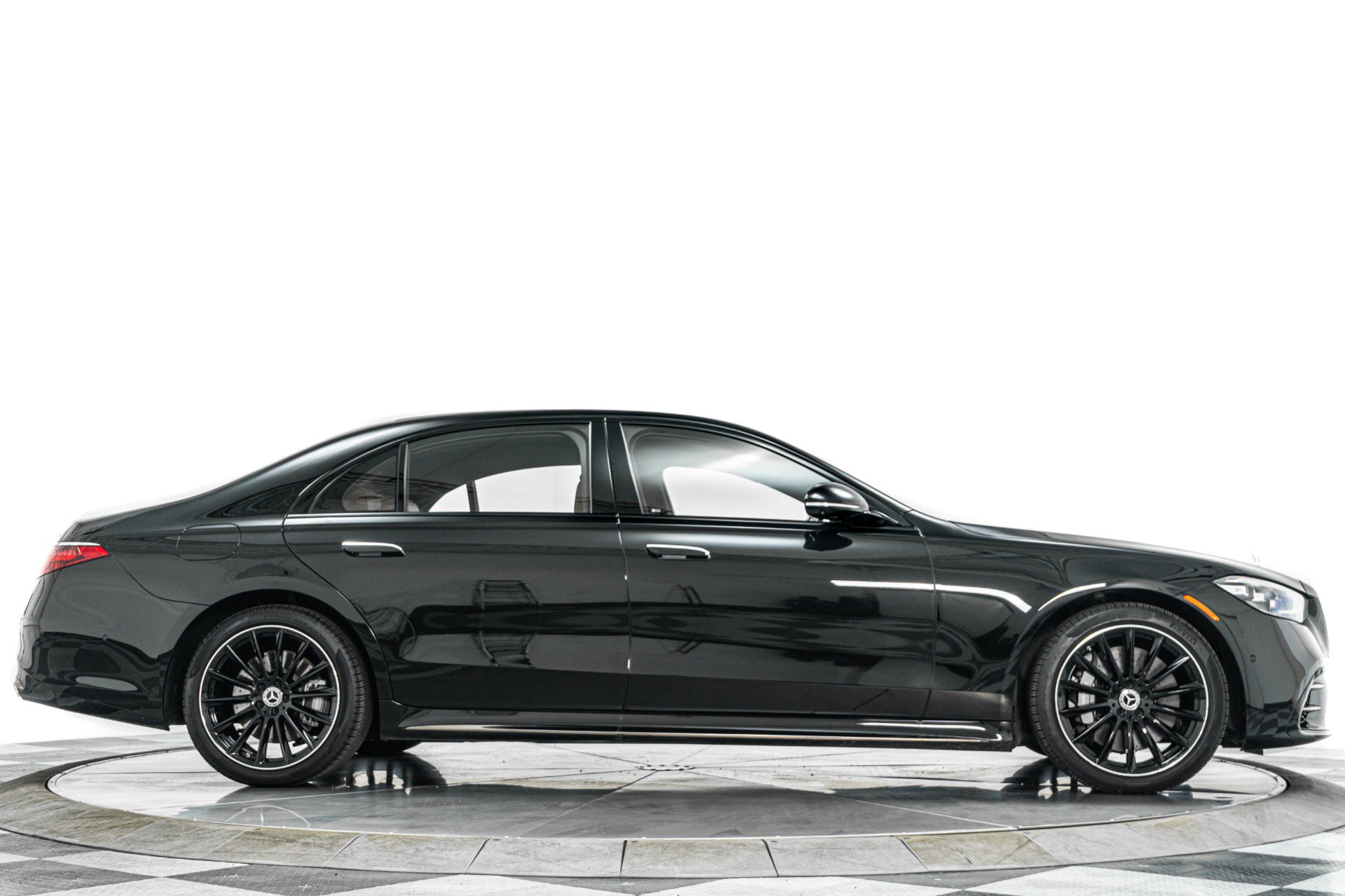 Used 2025 Mercedes-Benz S 580e 4MATIC Sedan image 49