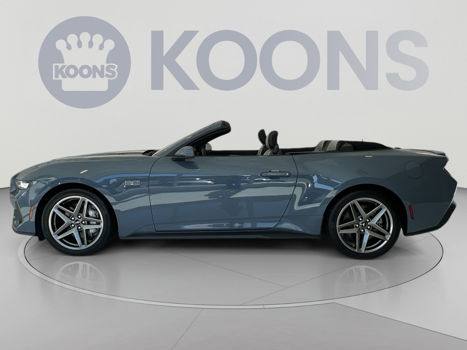 Used 2025 Ford Mustang GT Premium RWD image 2