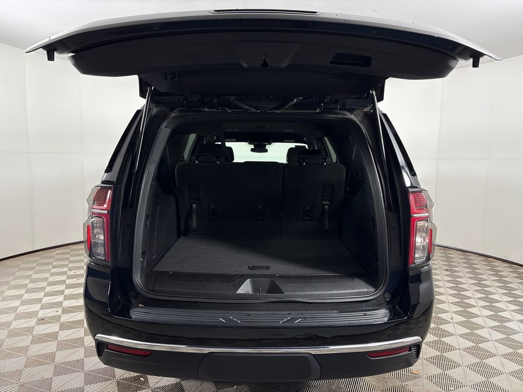 Used 2023 Chevrolet Suburban LS image 32