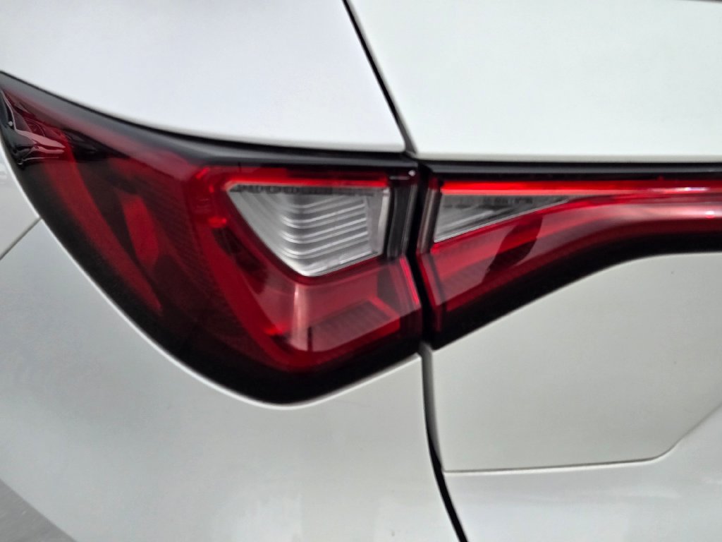 Used 2023 Acura MDX SH-AWD image 11