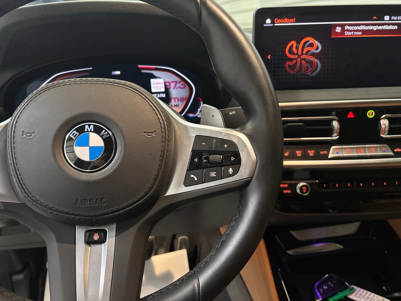 Used 2023 BMW X4 xDrive30i w/ M Sport Package AWD/4WD image 15