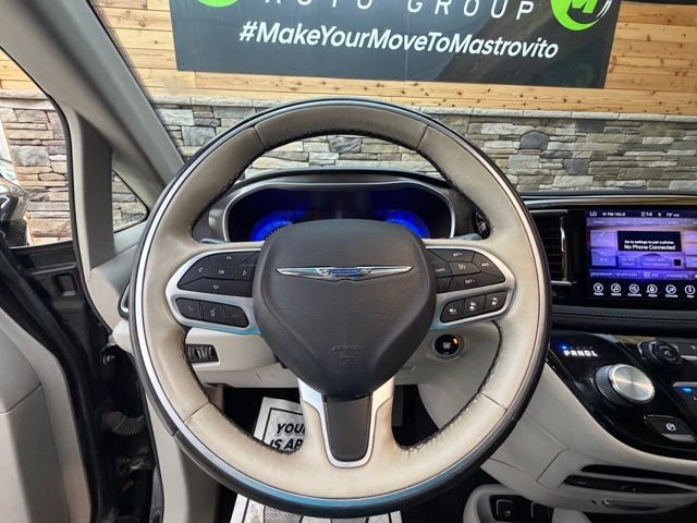 Used 2017 Chrysler Pacifica Limited w/ UConnect Theater Package FWD image 20