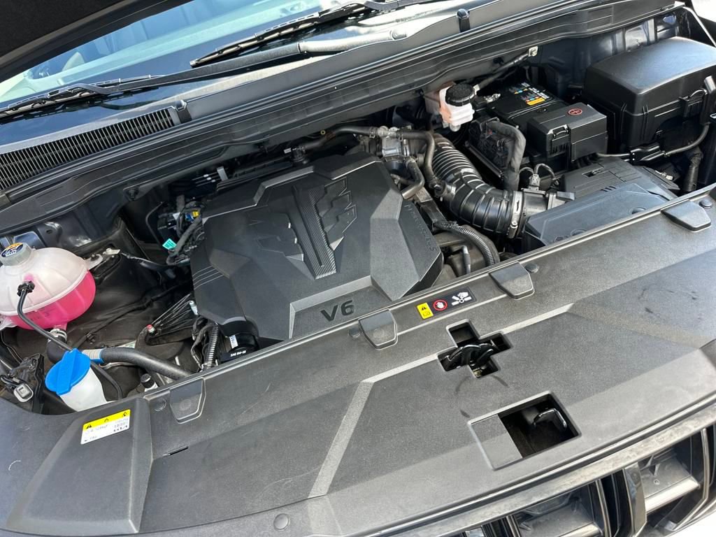 Used 2024 Kia Carnival LX image 21