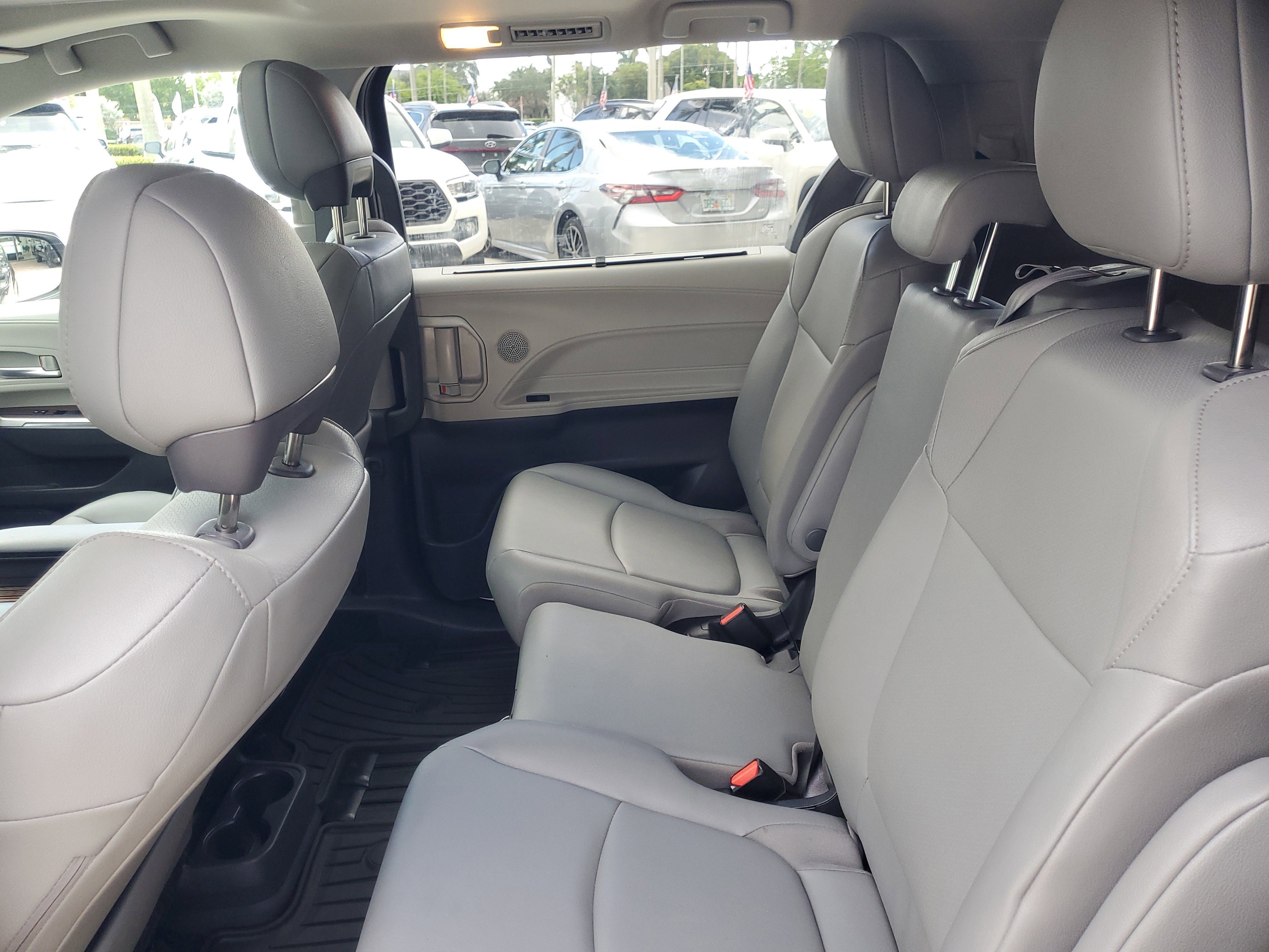 Used 2023 Toyota Sienna XLE image 13