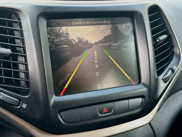 Used 2014 Jeep Cherokee Limited w/ Luxury Group FWD image 19