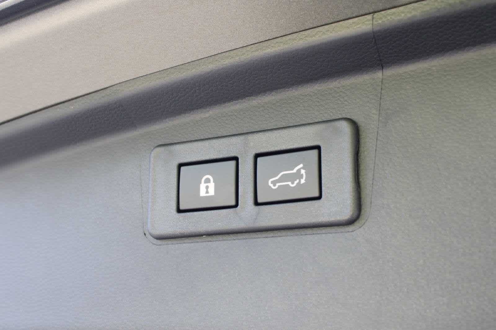 Used 2025 Subaru Outback Premium image 16