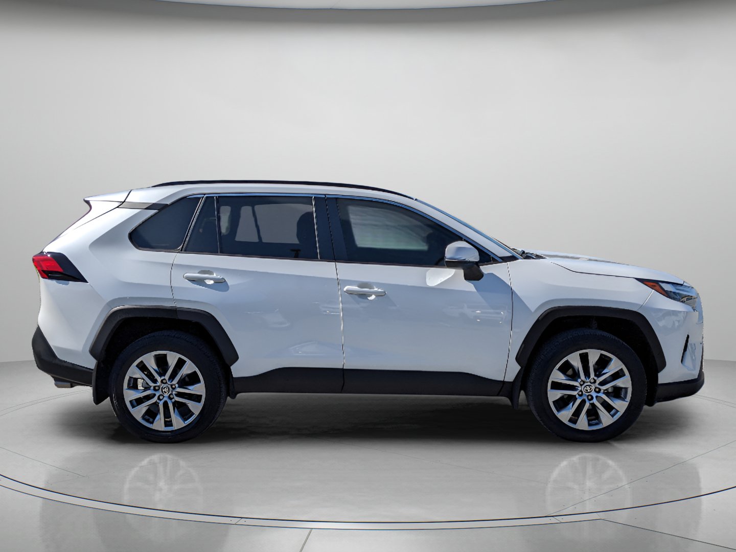 Used 2024 Toyota RAV4 XLE Premium FWD image 9