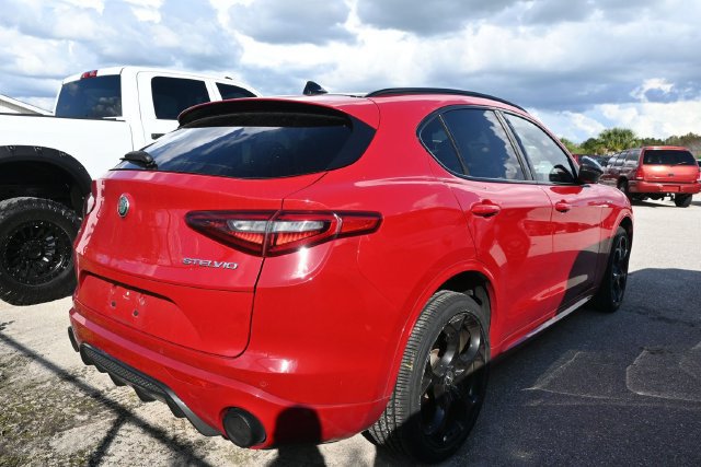 Used 2023 Alfa Romeo Stelvio Veloce AWD/4WD image 12