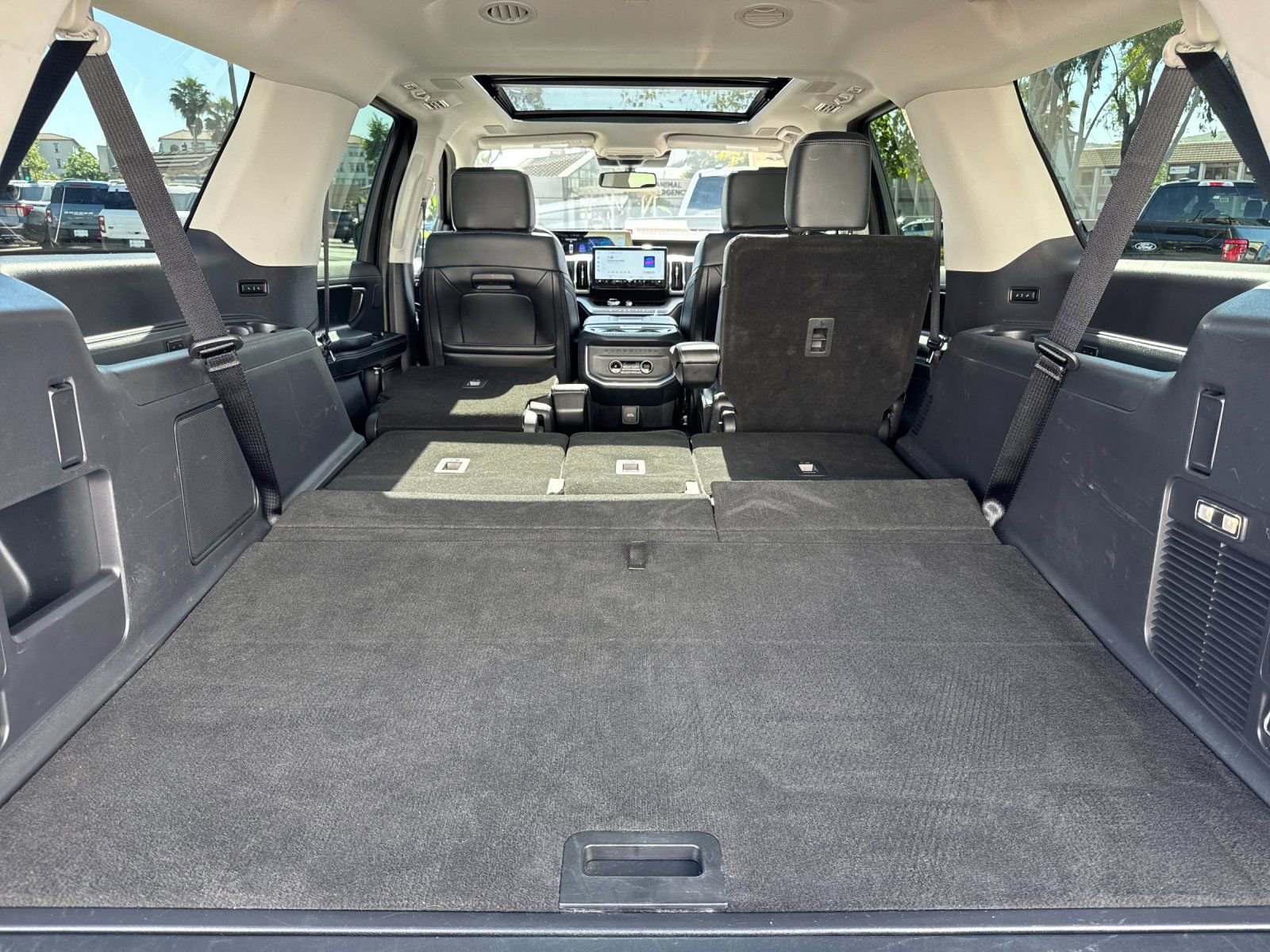 Used 2025 Ford Expedition Max Platinum w/ Driver's Package image 19