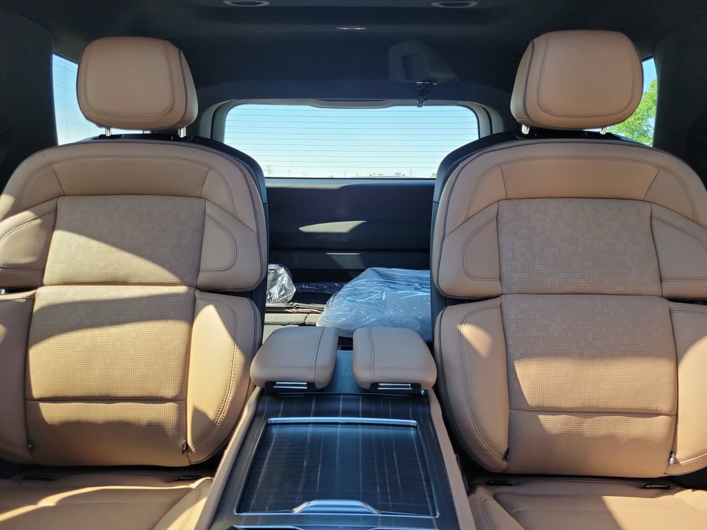 New 2026 Lincoln Navigator Black Label AWD/4WD image 17