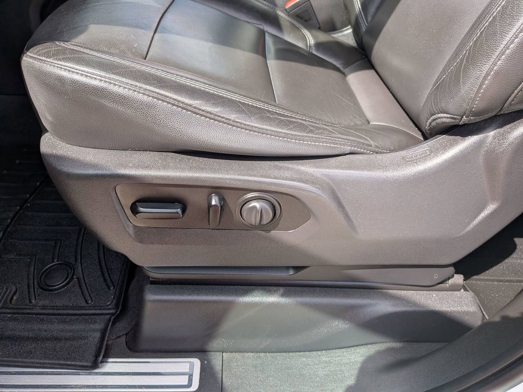Used 2020 Chevrolet Silverado 1500 RST AWD/4WD image 11