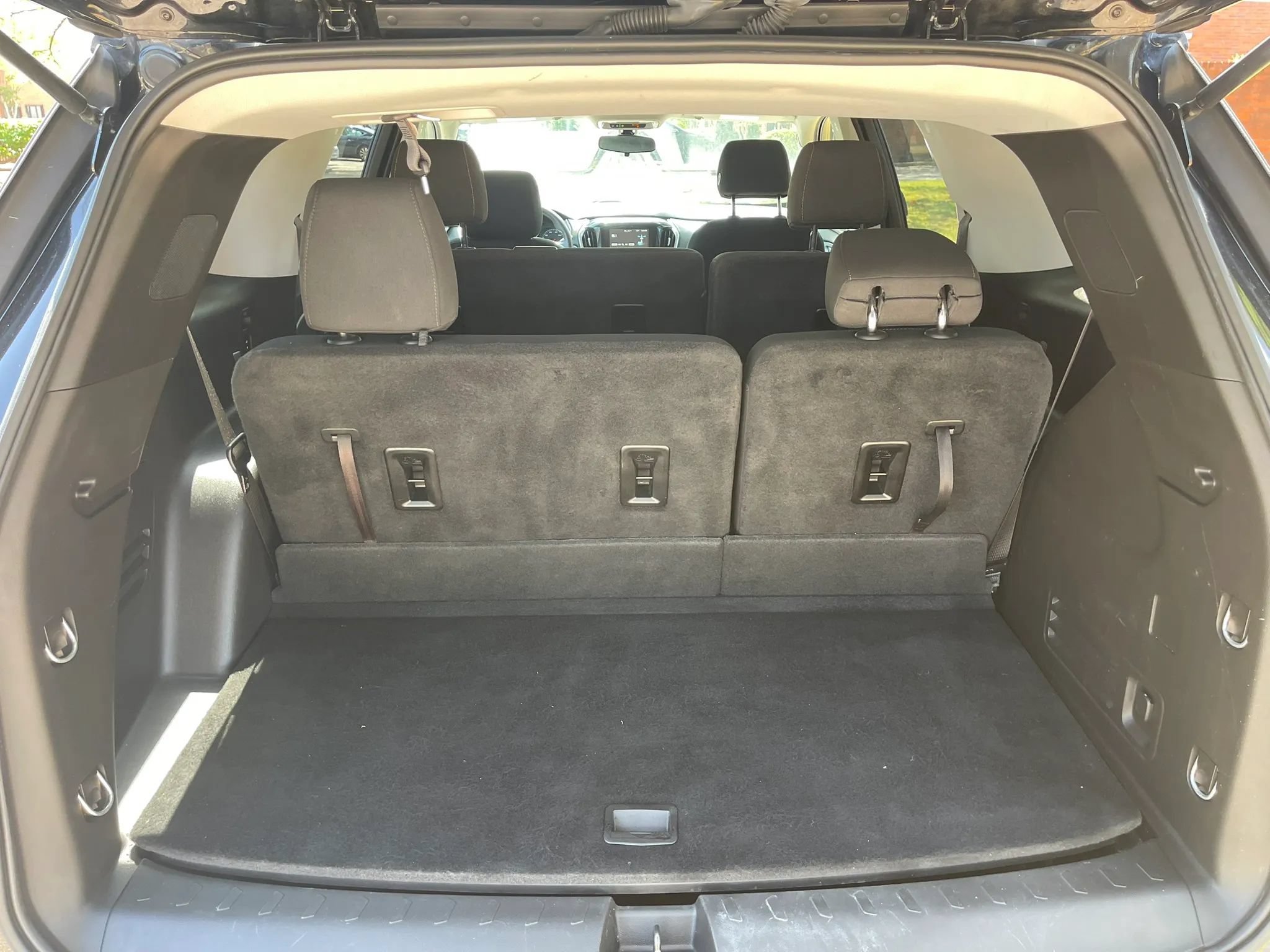 Used 2019 Chevrolet Traverse LS FWD image 15