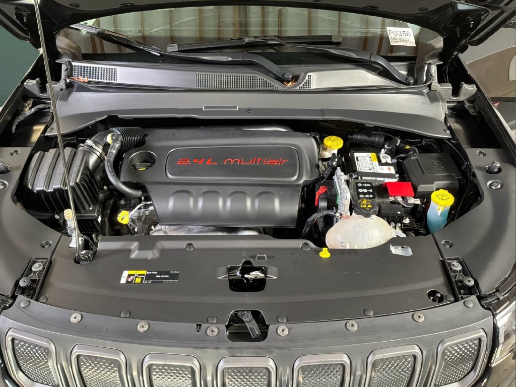 Certified 2022 Jeep Compass Trailhawk w/ Sun and Sound Group AWD/4WD image 43