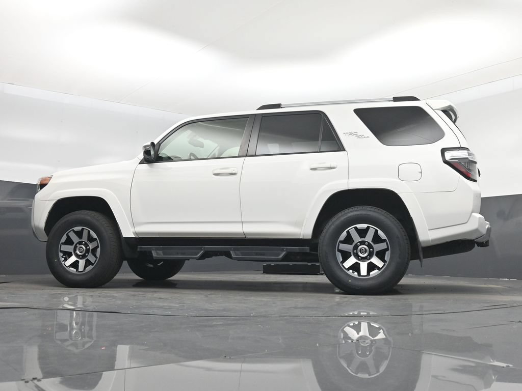 Used 2018 Toyota 4Runner TRD Off-Road Premium AWD/4WD image 15