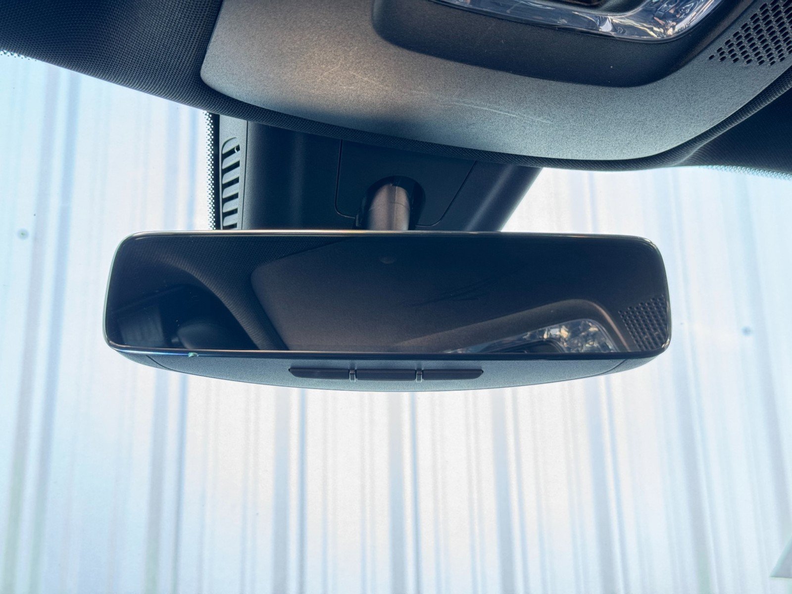 Used 2023 Mercedes-Benz GLB 250 w/ Premium Package image 35