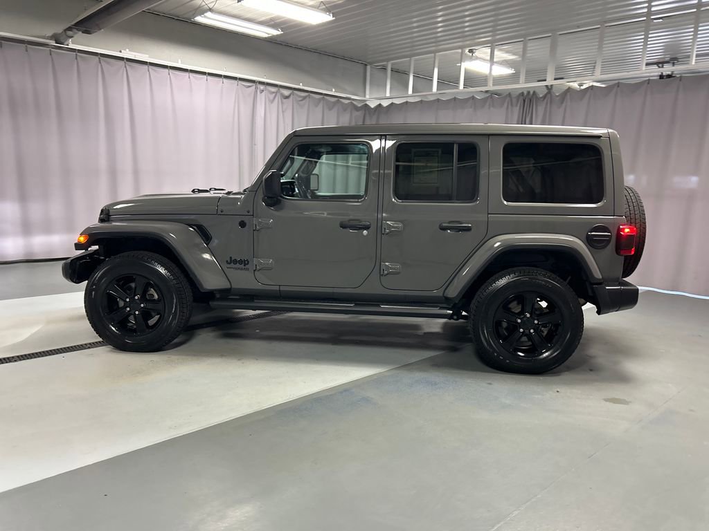 Used 2020 Jeep Wrangler Unlimited Sahara AWD/4WD image 4