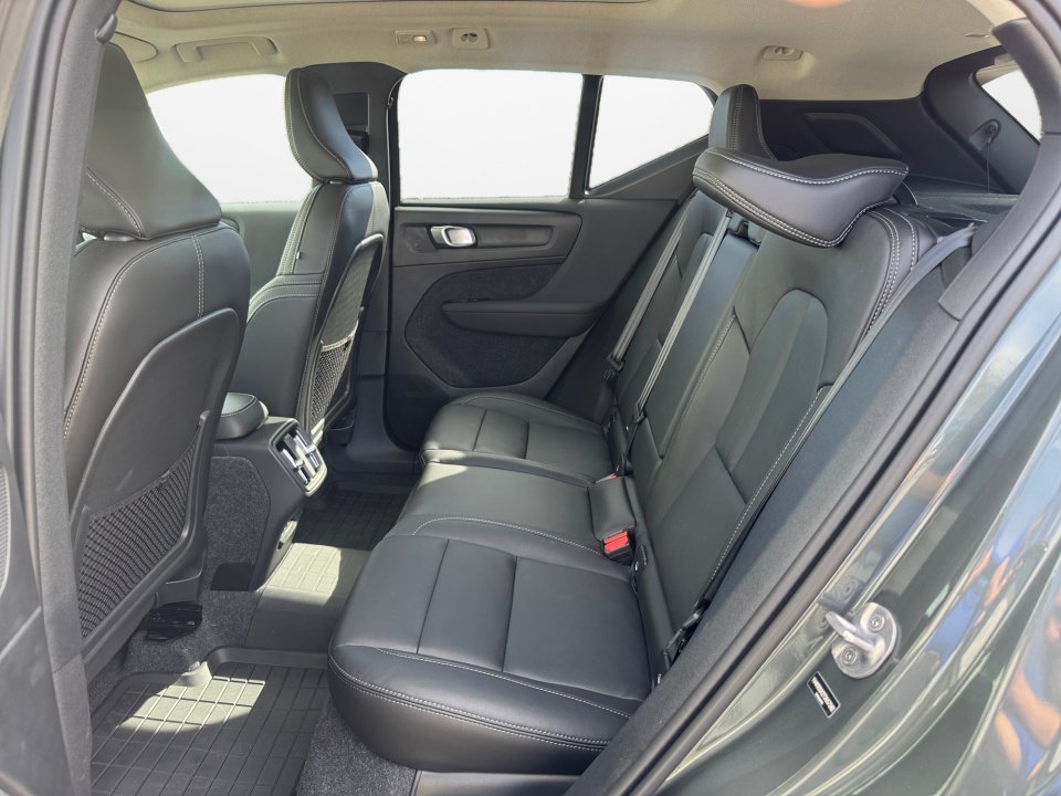 New 2026 Volvo XC40 B4 Core w/ Protection Package Premier FWD image 13