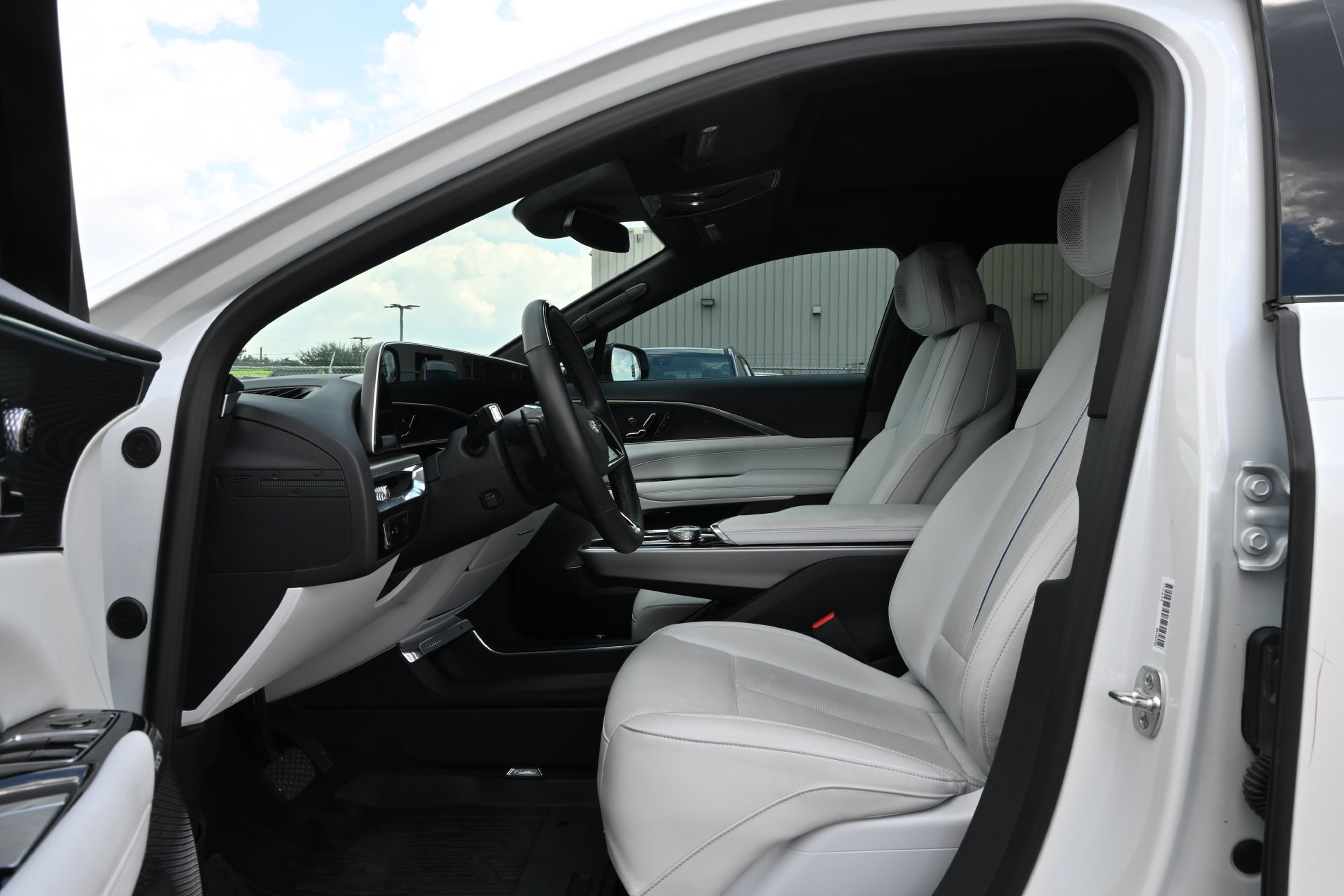Certified 2024 Cadillac Lyriq Luxury w/ LPO, Floor Liner Package AWD/4WD image 17