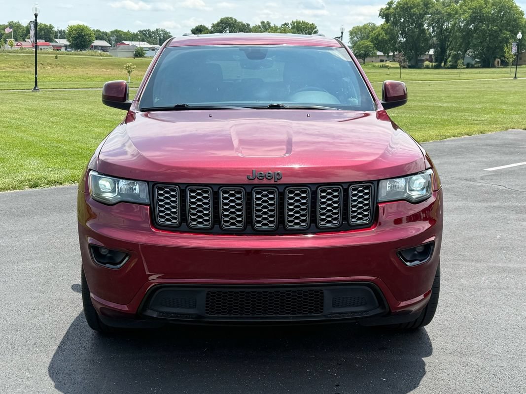 Used 2018 Jeep Grand Cherokee Altitude AWD/4WD image 2
