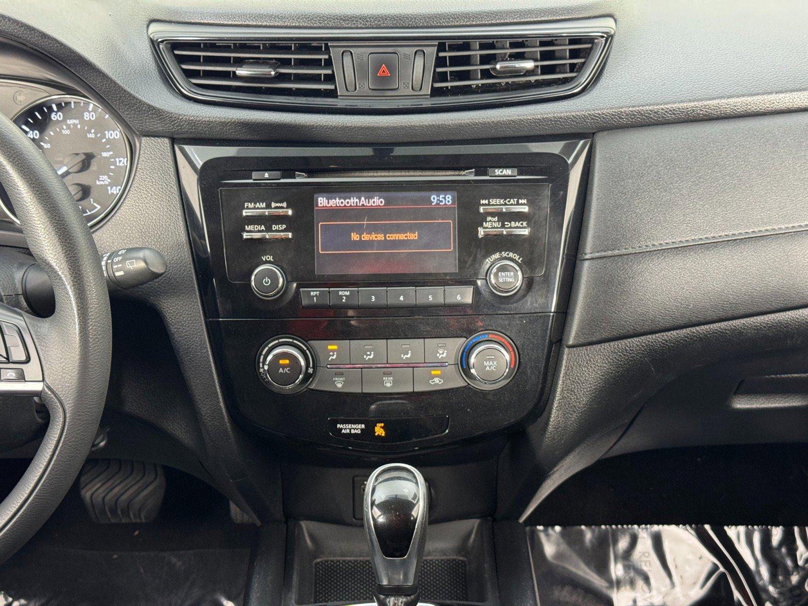 Used 2017 Nissan Rogue S image 22