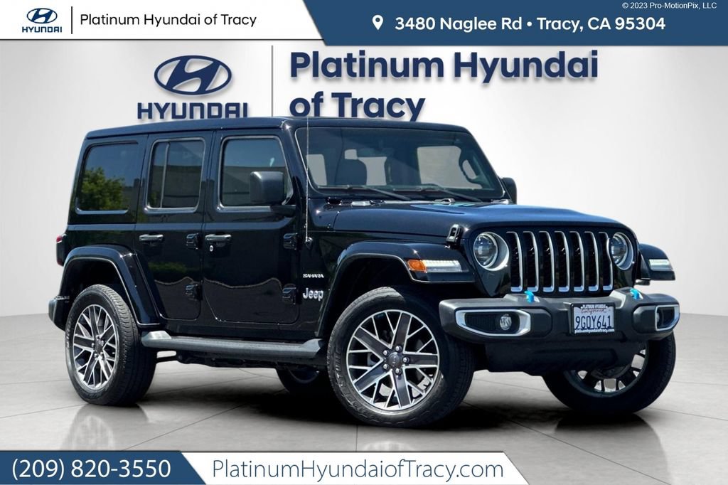 Used 2023 Jeep Wrangler Unlimited Sahara w/ Cold Weather Group AWD/4WD image 1