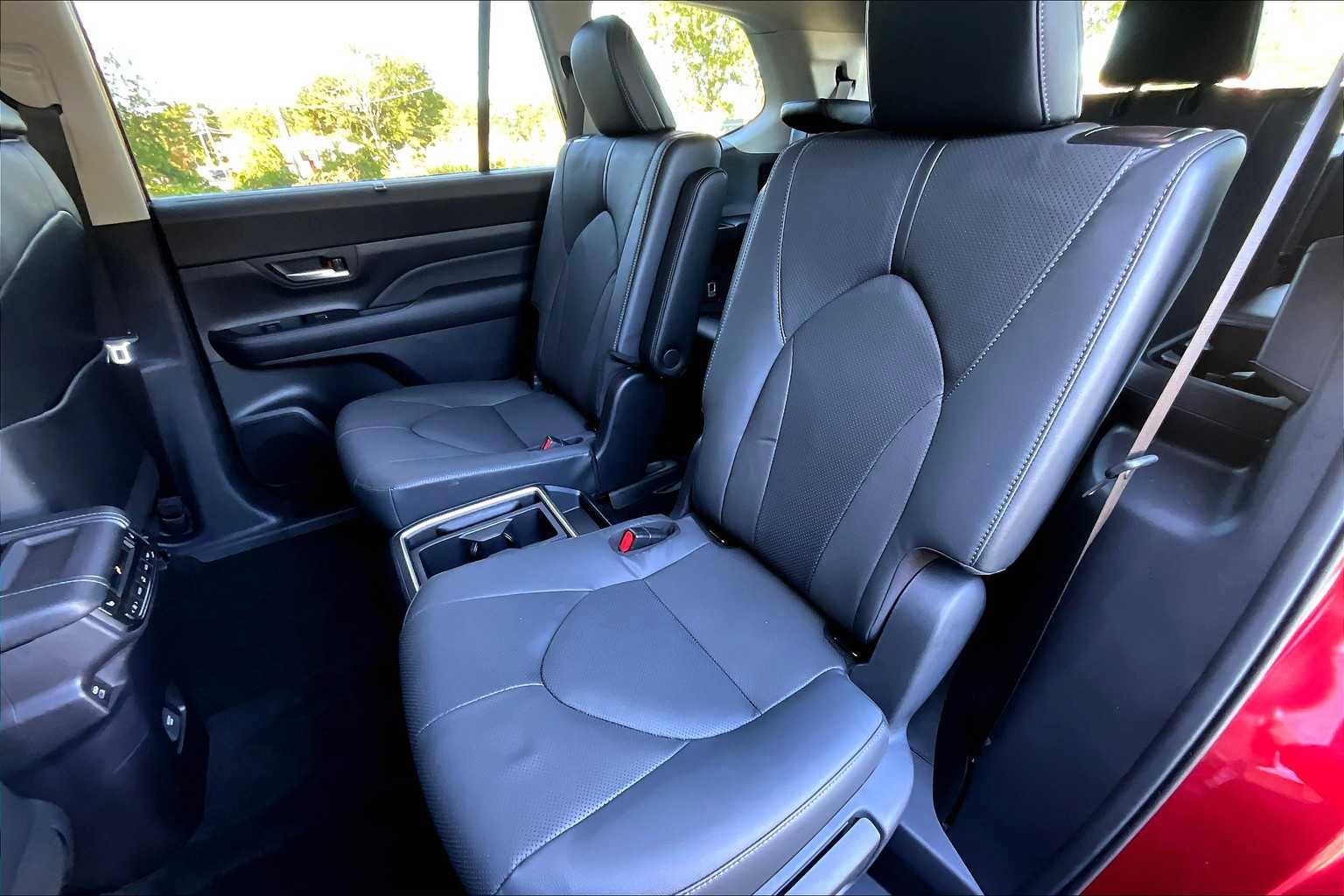 Used 2024 Toyota Grand Highlander Limited image 18