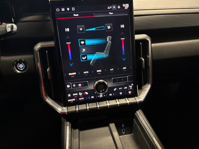 Used 2025 GMC Acadia Elevation FWD image 19