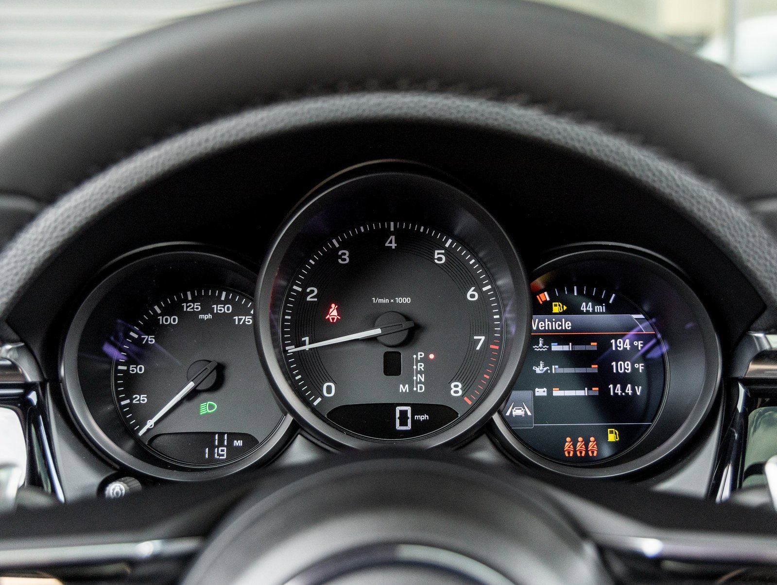 Used 2025 Porsche Macan image 25