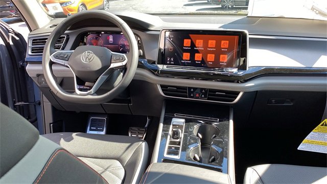 New 2026 Volkswagen Atlas Peak Edition image 9