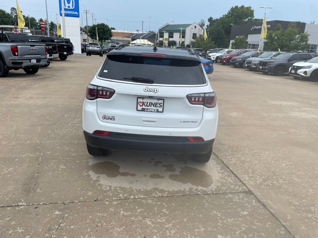 Used 2025 Jeep Compass Limited AWD/4WD image 9