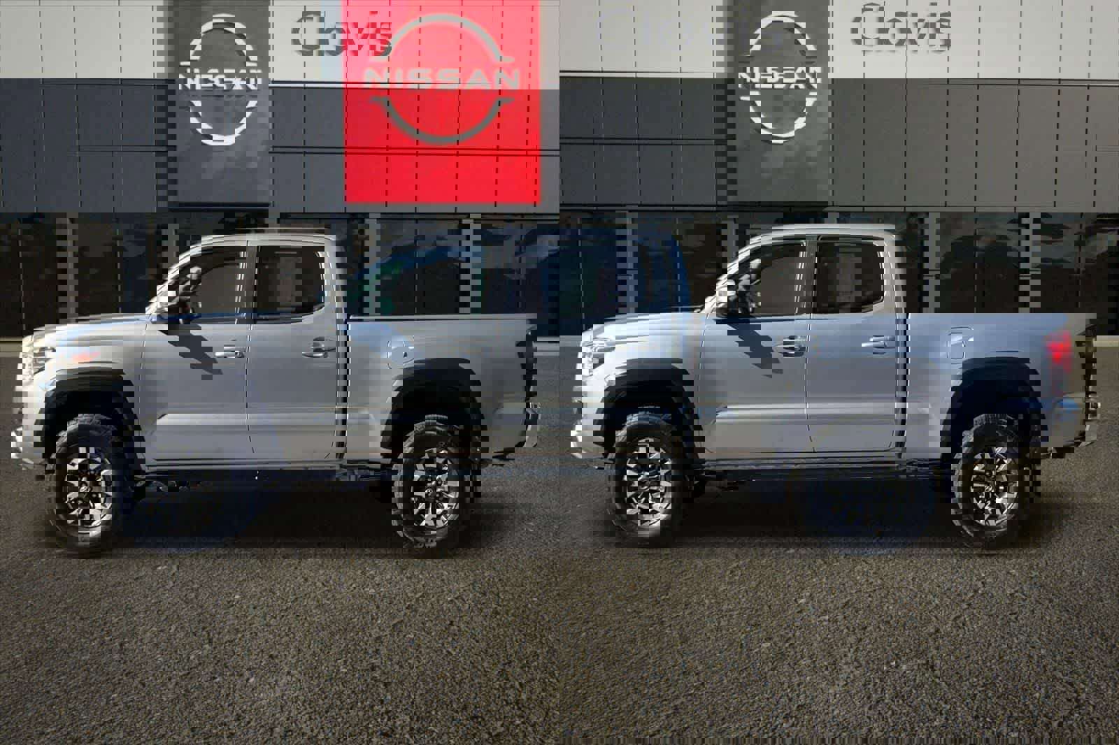 Used 2020 Toyota Tacoma TRD Off-Road image 6