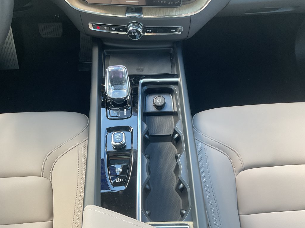 New 2026 Volvo XC60 B5 Plus w/ Protection Package Premier AWD/4WD image 30