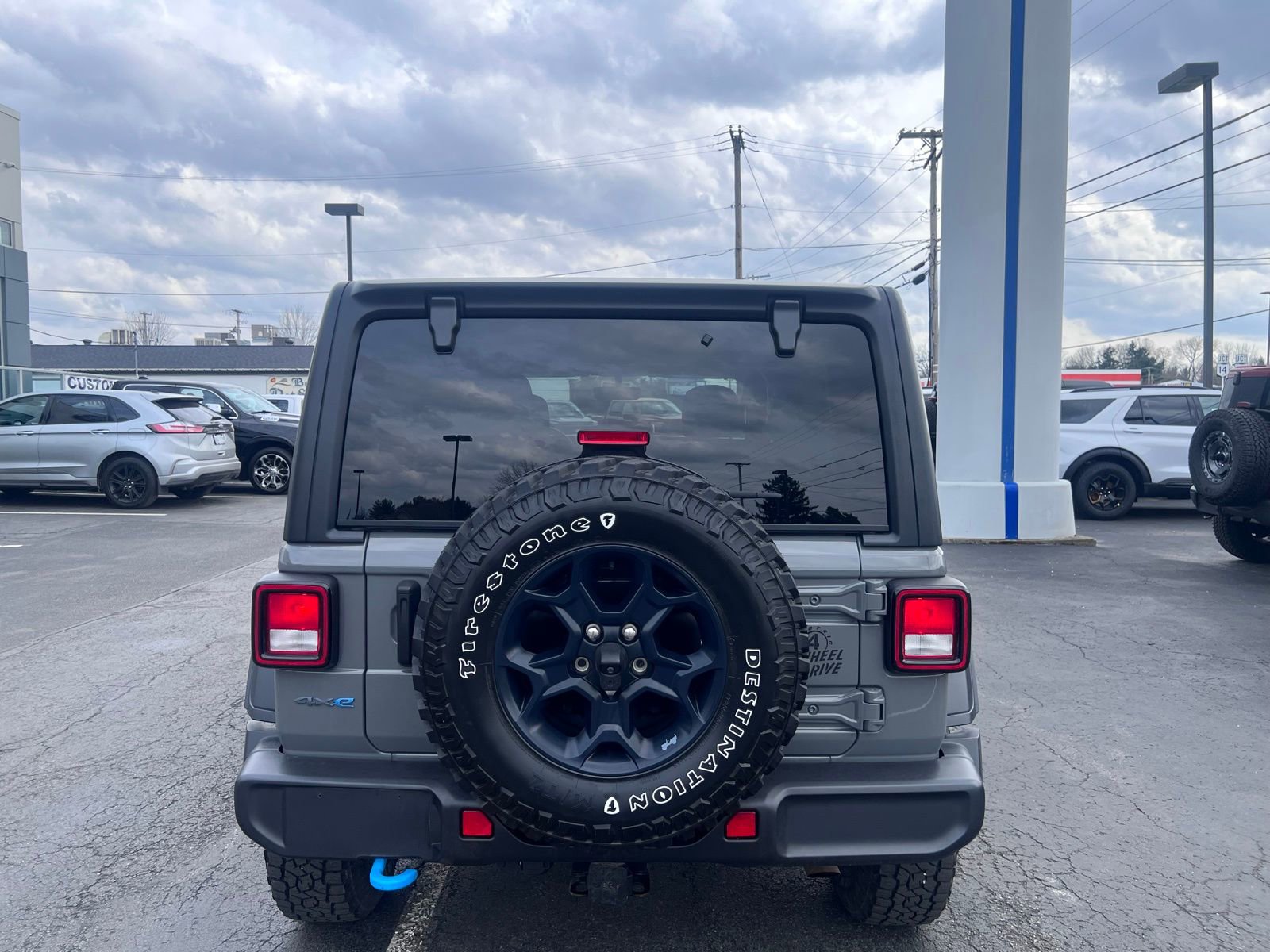 Used 2023 Jeep Wrangler Unlimited w/ Cold Weather Group AWD/4WD image 8