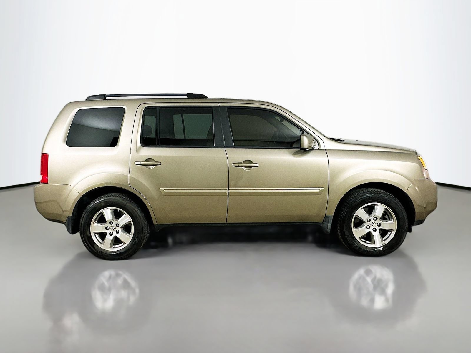 Used 2010 Honda Pilot EX-L image 4