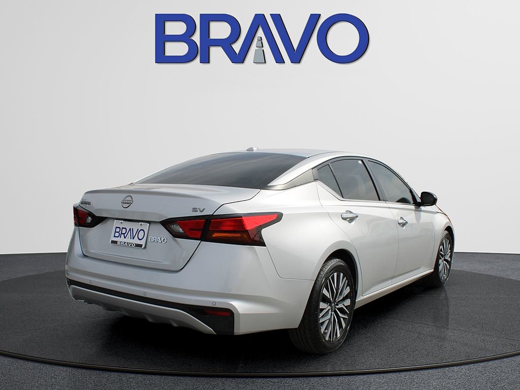 Used 2024 Nissan Altima 2.5 SV image 5