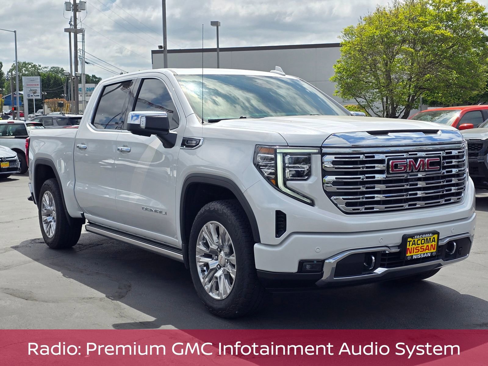 Used 2024 GMC Sierra 1500 Denali w/ Technology Package AWD/4WD image 8