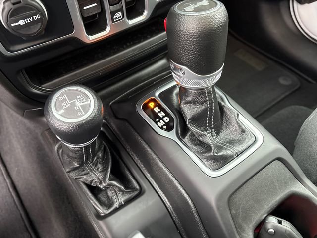 Used 2025 Jeep Wrangler Unlimited Sahara w/ Safety Group image 28