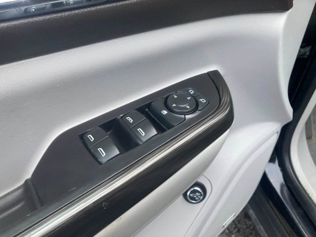 Used 2019 GMC Acadia SLT w/ LPO, Floor Liner Package image 14