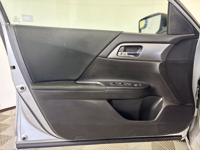 Used 2015 Honda Accord LX image 10