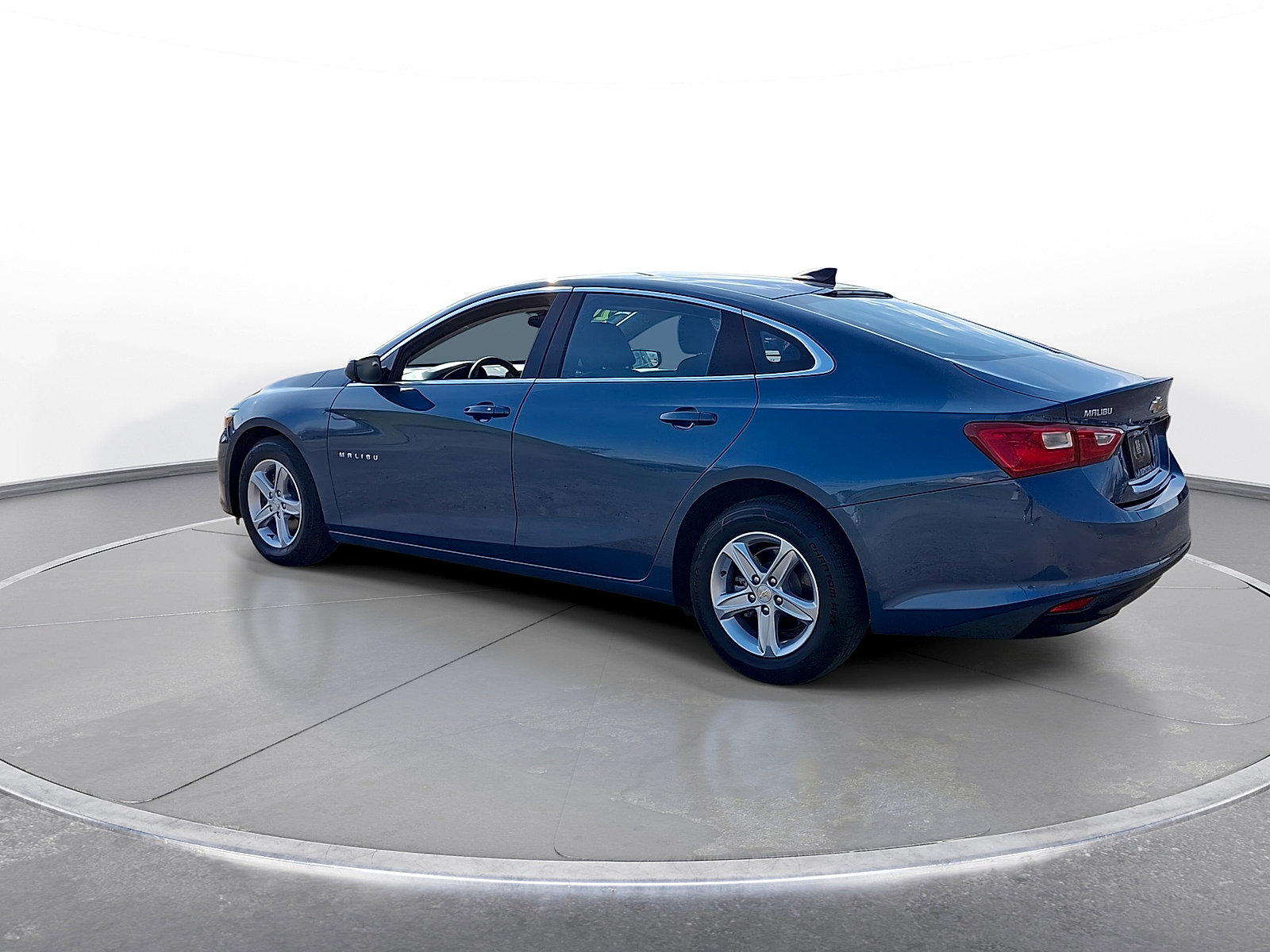 Used 2025 Chevrolet Malibu LS FWD image 6