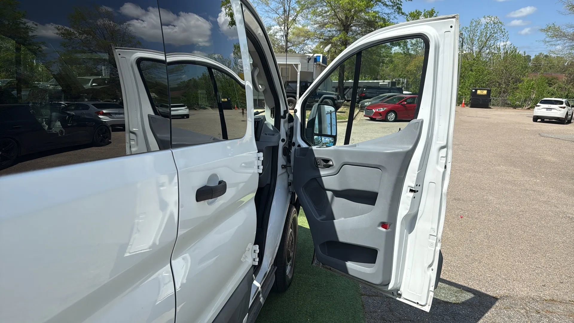 Used 2017 Ford Transit 150 XL RWD image 20