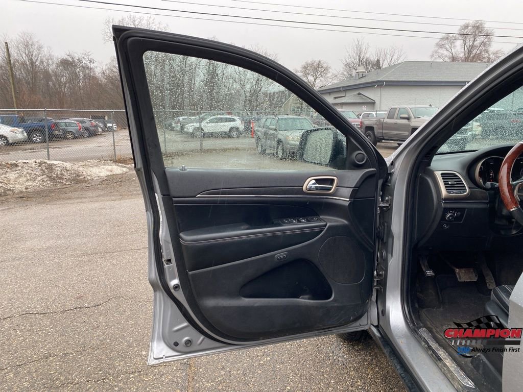 Used 2015 Jeep Grand Cherokee Limited w/ Trailer Tow Group IV image 13