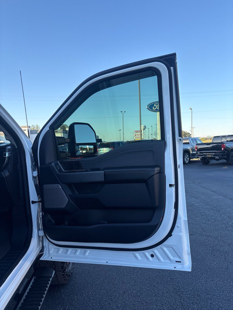 Used 2024 Ford F350 Lariat w/ Lariat Ultimate Package AWD/4WD image 28