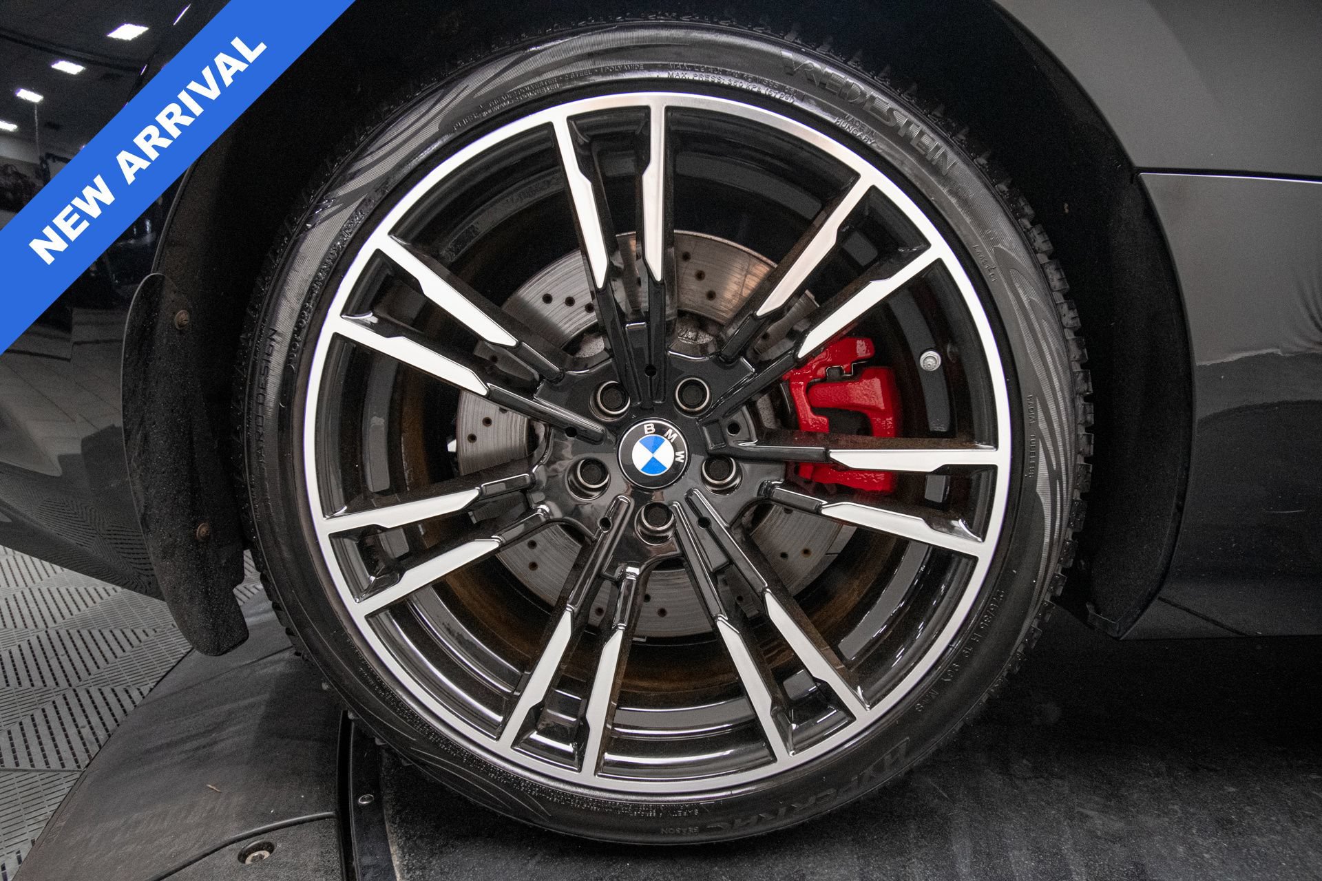 Used 2024 BMW M2 w/ Lighting Package RWD image 37