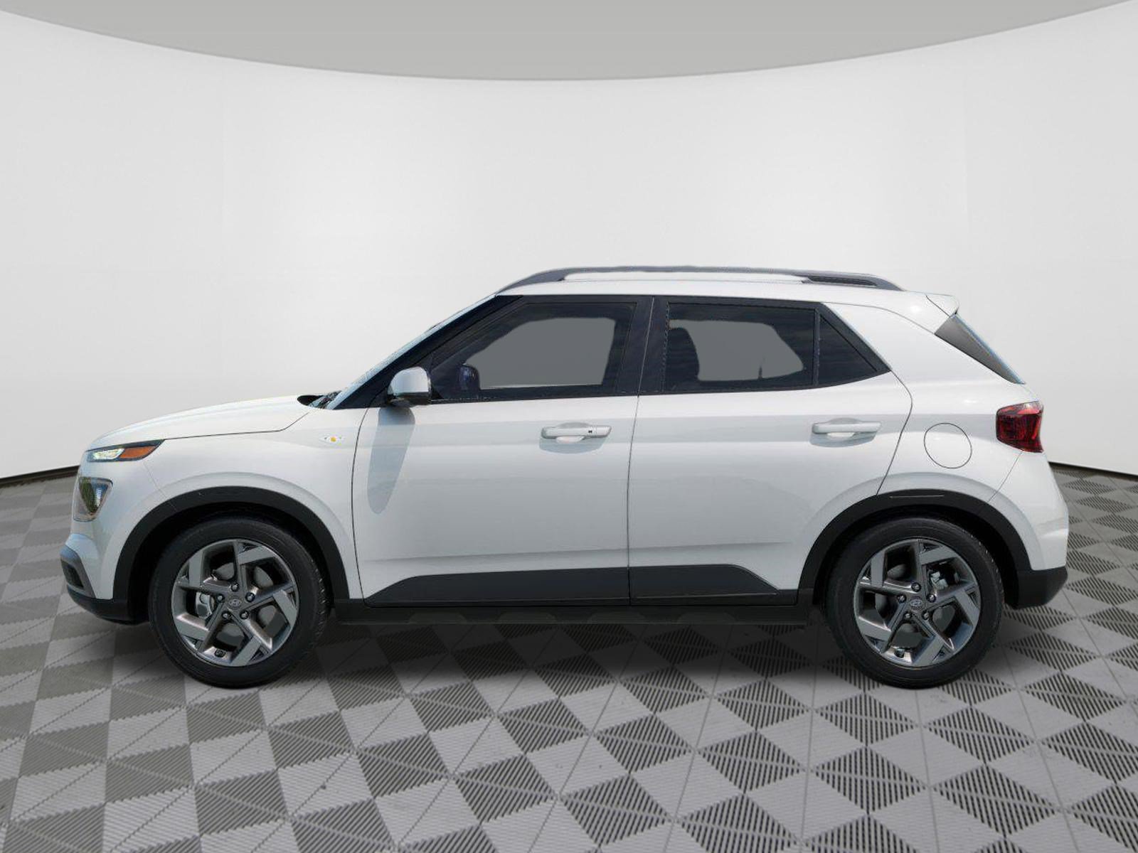 New 2026 Hyundai Venue SEL FWD image 3