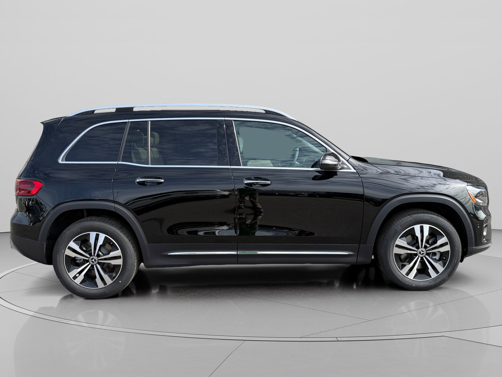 Used 2026 Mercedes-Benz GLB 250 4MATIC image 6