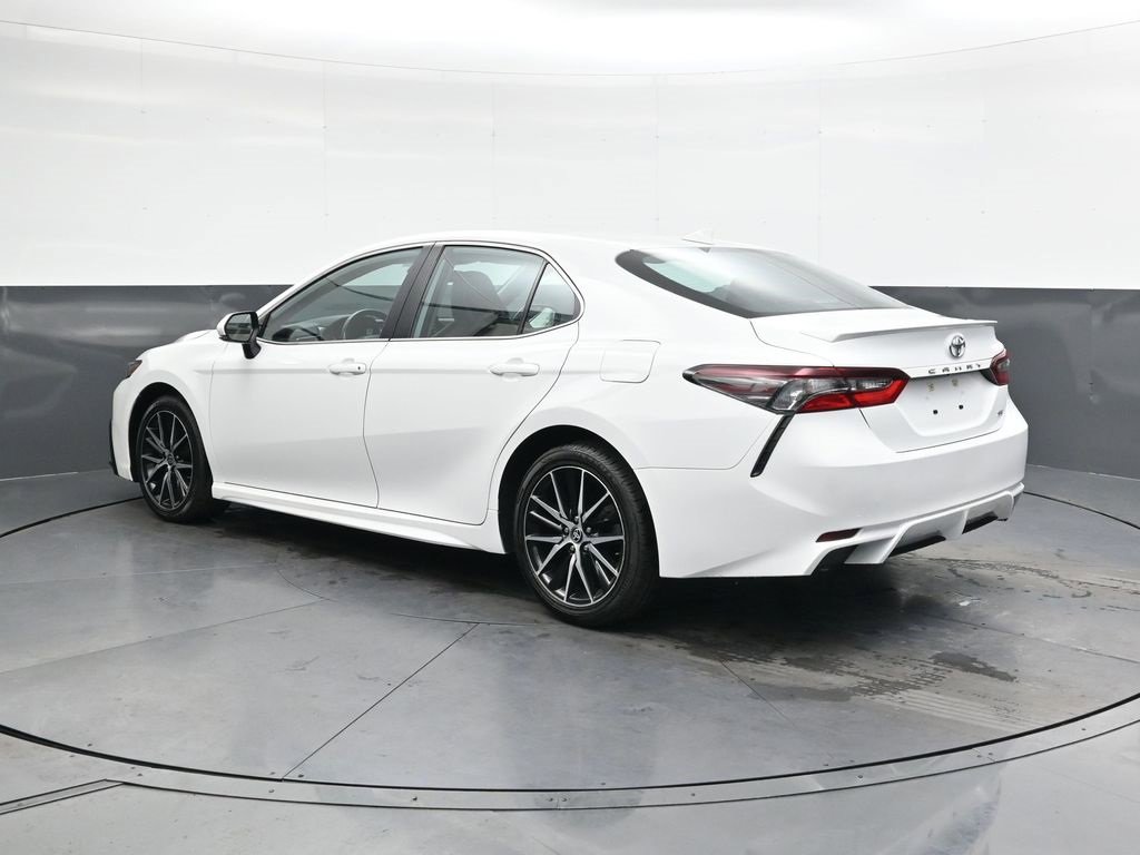 Used 2024 Toyota Camry SE image 6