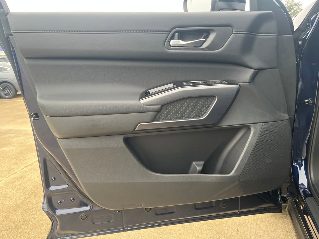 New 2026 Nissan Pathfinder SL FWD image 10