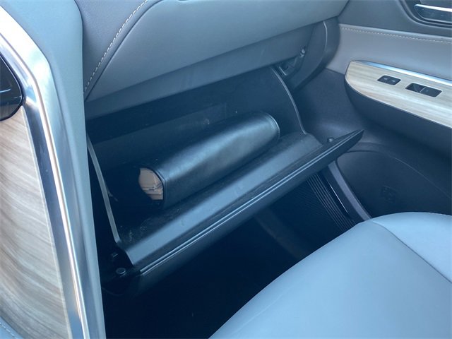 Used 2024 Toyota Venza XLE image 29