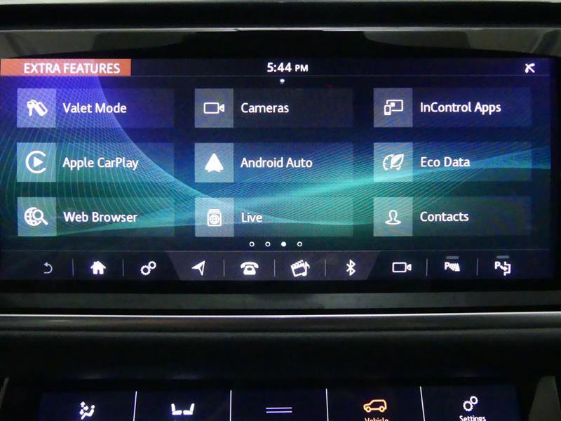 Used 2019 Land Rover Range Rover Velar R-Dynamic HSE image 14